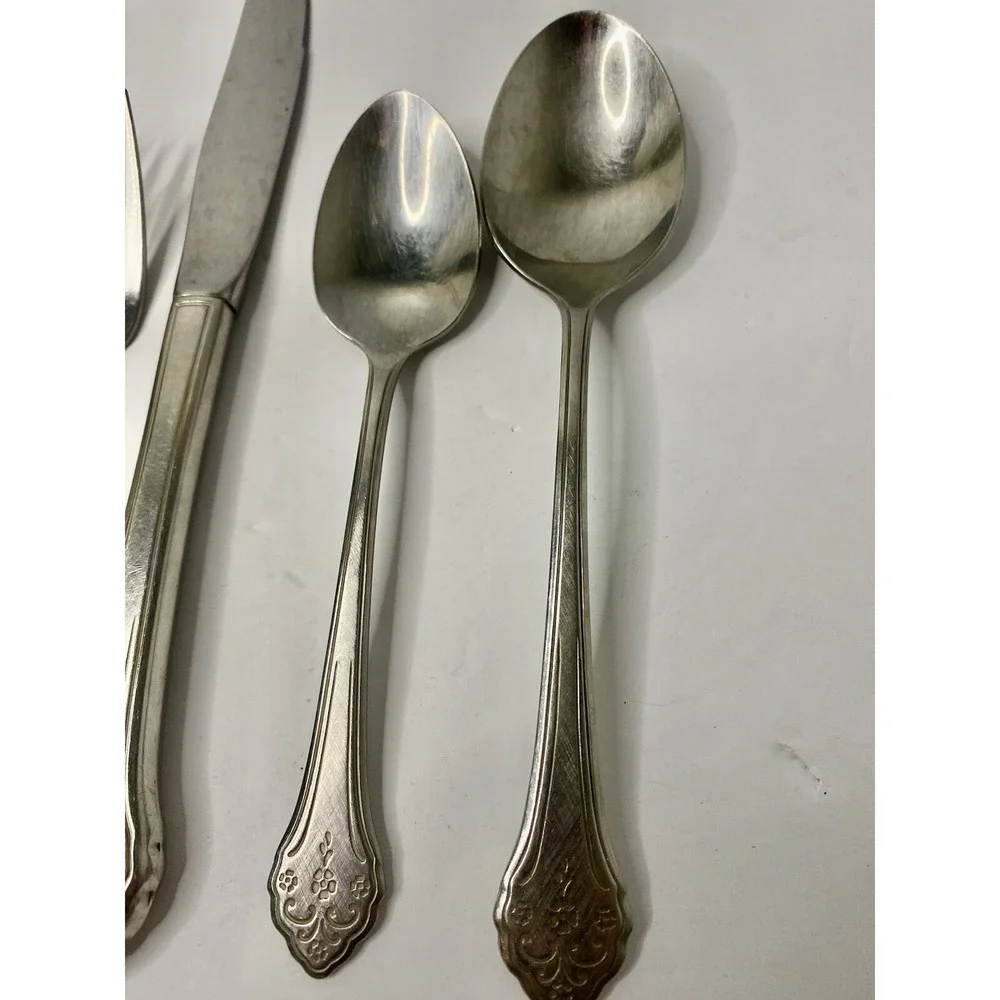 Lakewood By Oneida Silver Profile Stainless Place Setting Lot Spoon Fork Knife
